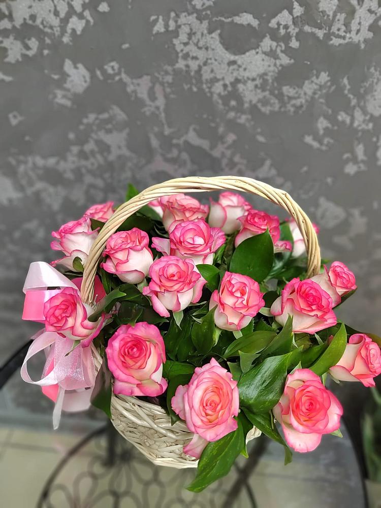 Цветочная композиция из Розы в корзине в Заветном Краснодарского края