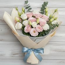 Букет цветов из:  Лизиантусы в Заветном Краснодарского края