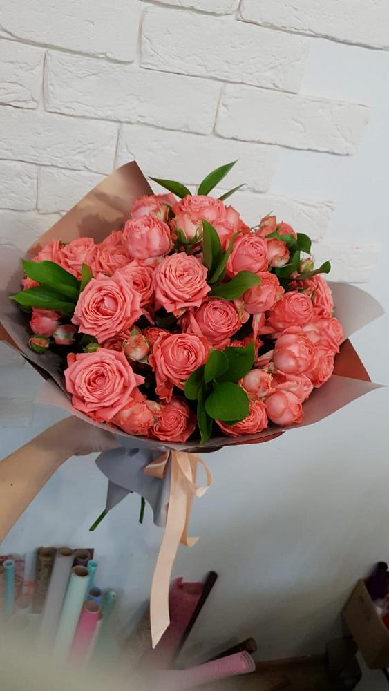 Букет цветов из: Розы в Заветном Краснодарского края