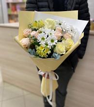 Букет цветов из:  Альстромерии, Розы и Хризантемы в Заветном Краснодарского края