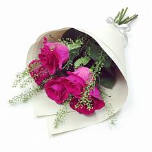Букет цветов из:  Розы в Заветном Краснодарского края