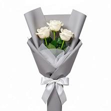 Букет 3 белые розы в Заветном Краснодарского края