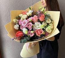Букет цветов из:  Розы, Лизиантусы и Гвоздики #REPLACE_PRED# Заветном Краснодарского края