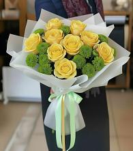 Букет сочно-зеленый в Заветном Краснодарского края Букет цветов из:  Хризантемы и Розы в Заветном Краснодарского края
