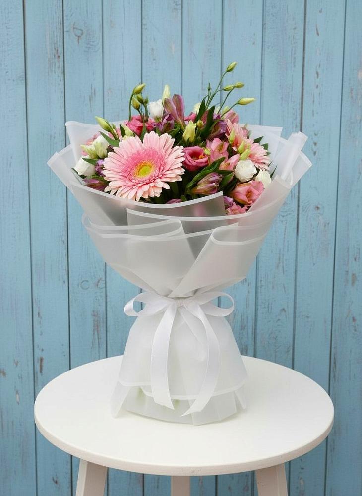 Букет цветов из: Герберы, Альстромерии и Лизиантусы в Заветном Краснодарского края