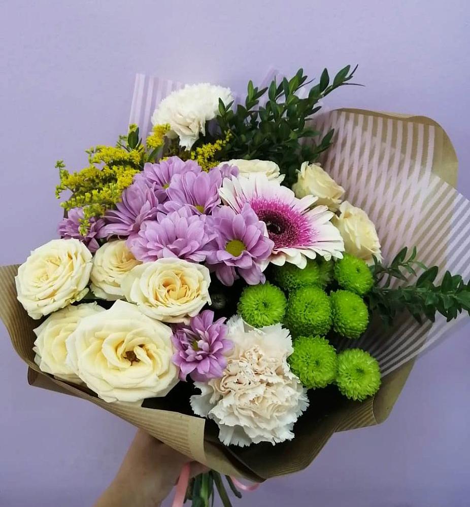 Букет цветов из: Хризантемы, Розы, Гвоздики и Герберы в Заветном Краснодарского края