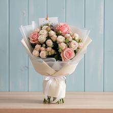 Букет цветов из:  Розы в Заветном Краснодарского края
