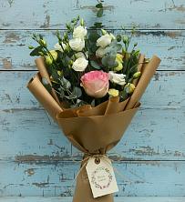 Букет цветов из:  Розы и Лизиантусы в Заветном Краснодарского края