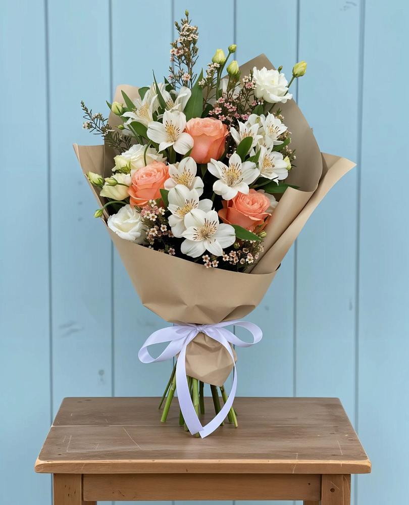 Букет цветов из: Альстромерии, Лизиантусы, Розы и Хризантемы в Заветном Краснодарского края
